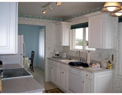 261 Hulton Road Penn Hills, PA 15147 - Photo 5 of 13 Kitchen.