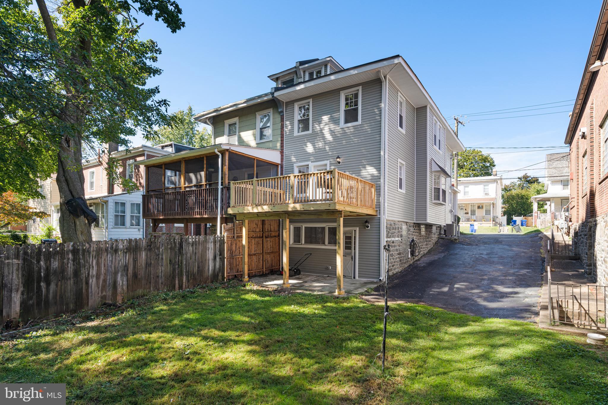 417 Ryers Avenue Cheltenham, PA 19012 - Photo 4 of 38