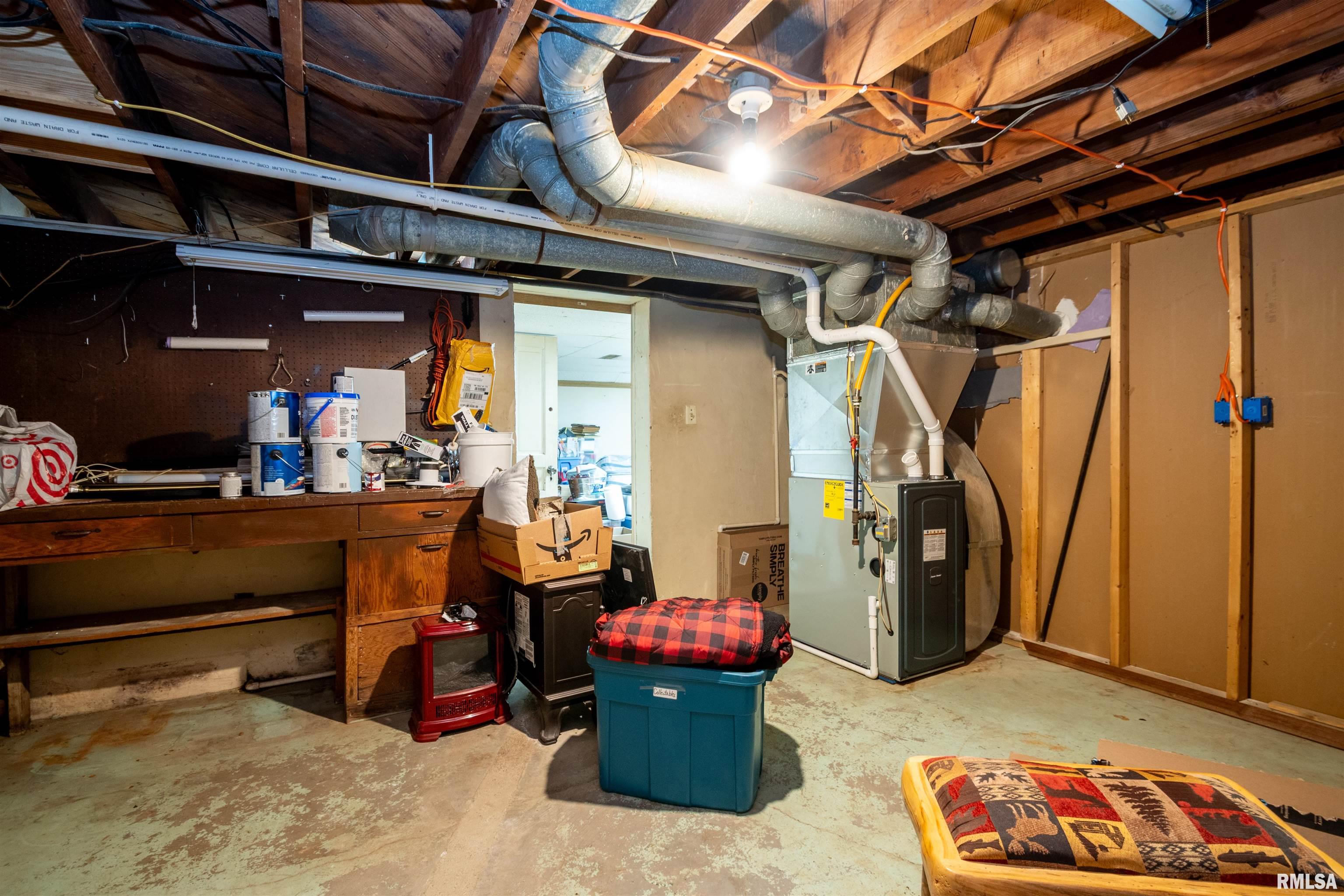 1016 Spring Bay Road East Peoria, IL 61611 - Photo 25 of 35 Gallery Image 25