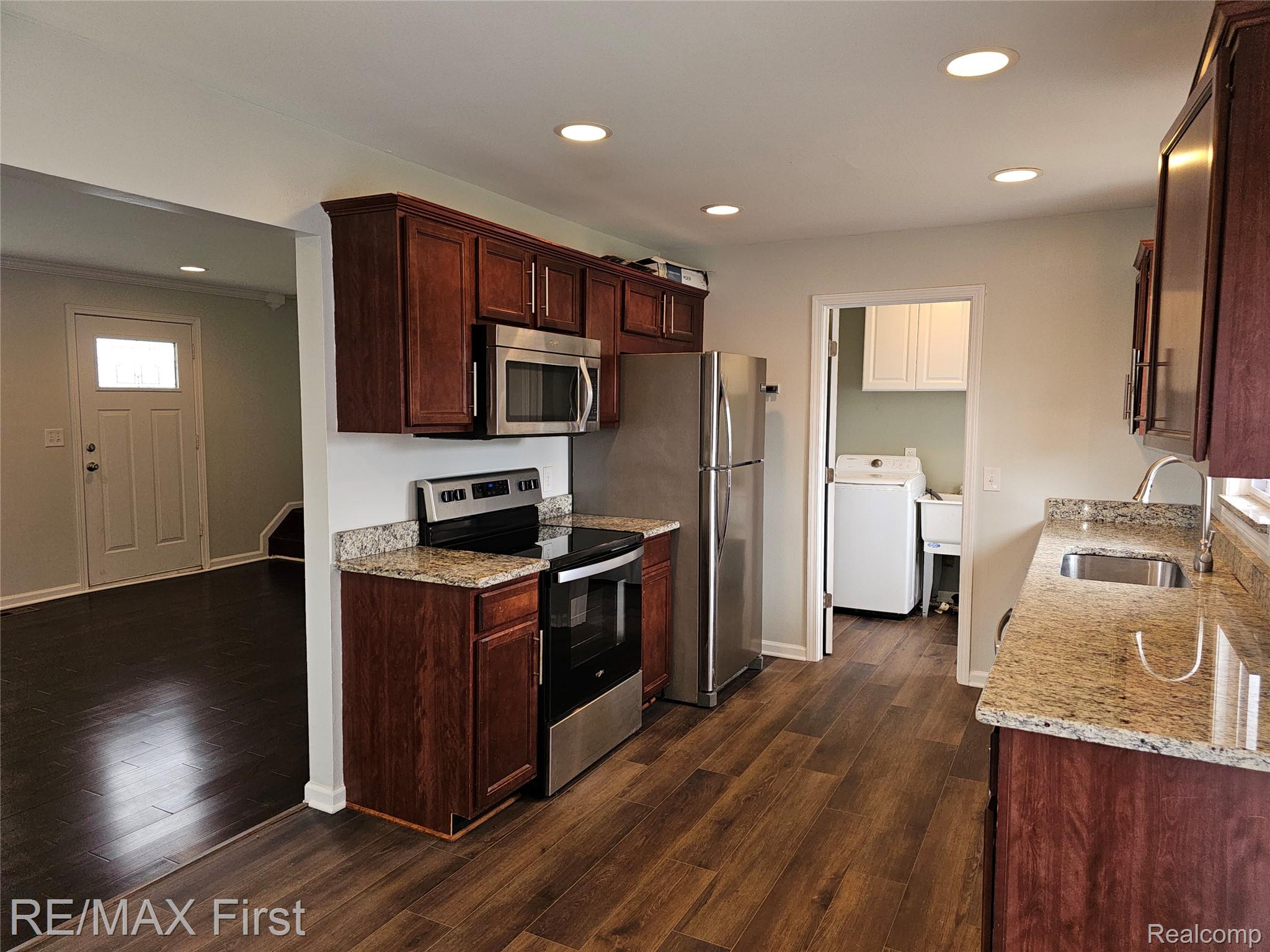 47564 Ryan Road Utica, MI 48317 - Photo 7 of 20