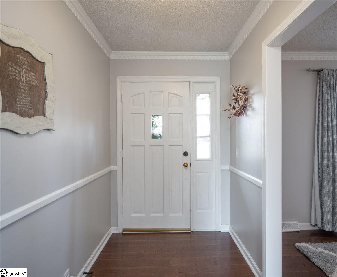 103 Old Hickory Point Greenville, SC 29607 - Photo 3 of 36 Gallery Image 3
