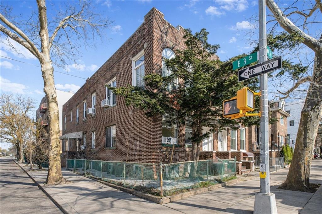 301 Ave North