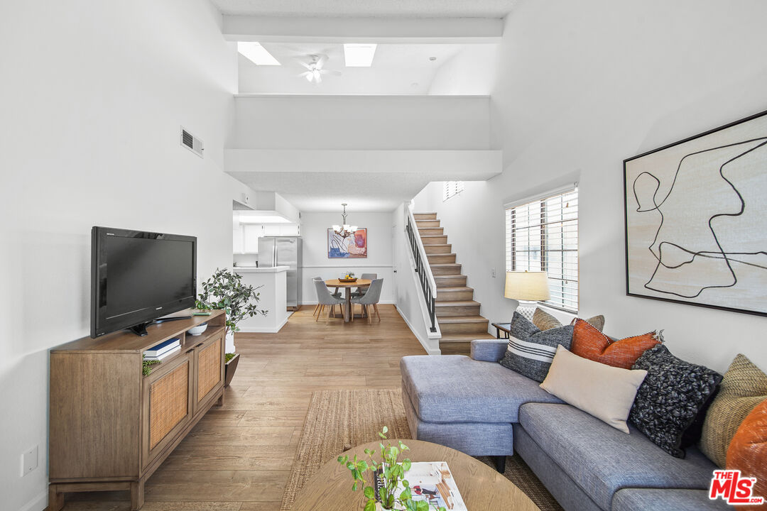 895 West 34th St Unit E  