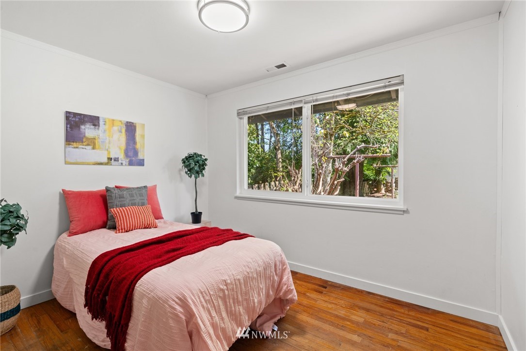858 Queen Avenue Northeast Renton, WA 98056 - Photo 13 of 24 Gallery Image 13
