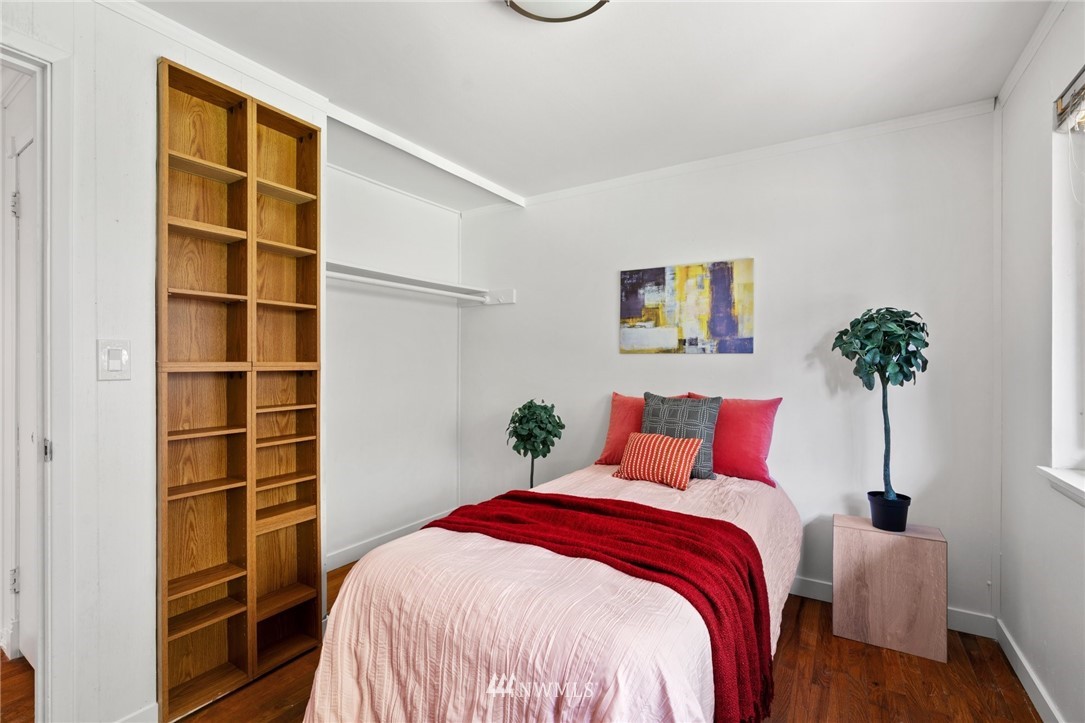 858 Queen Avenue Northeast Renton, WA 98056 - Photo 14 of 24 Gallery Image 14
