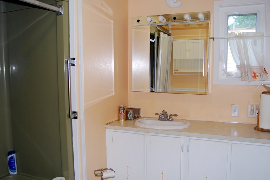 26 Alexander Street Wareham, MA 02576 - Photo 7 of 8 Gallery Image 7