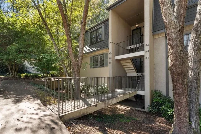 $225,000 | 143 Amherst Place Northwest, Atlanta, GA 30327