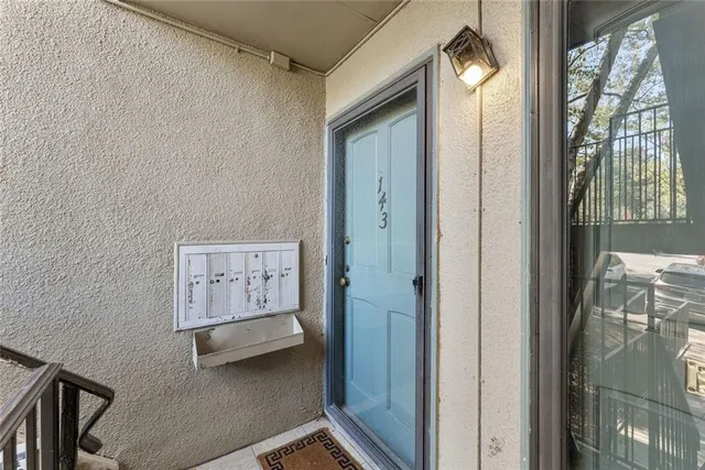 $225,000 | 143 Amherst Place Northwest, Atlanta, GA 30327