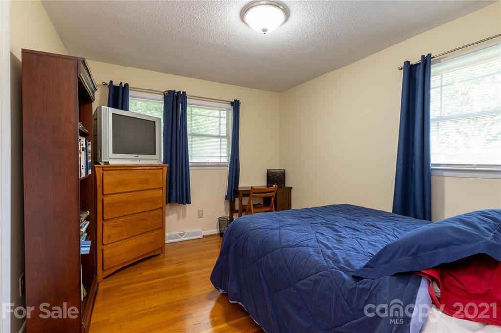 602 Holiday Road Gastonia, NC 28054 - Photo 12 of 21 Gallery Image 12