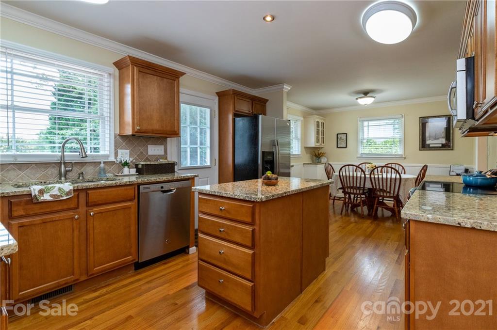602 Holiday Road Gastonia, NC 28054 - Photo 4 of 21 Gallery Image 4