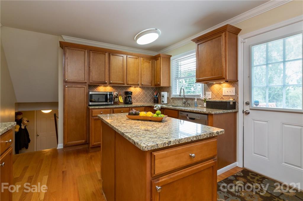 602 Holiday Road Gastonia, NC 28054 - Photo 6 of 21 Gallery Image 6