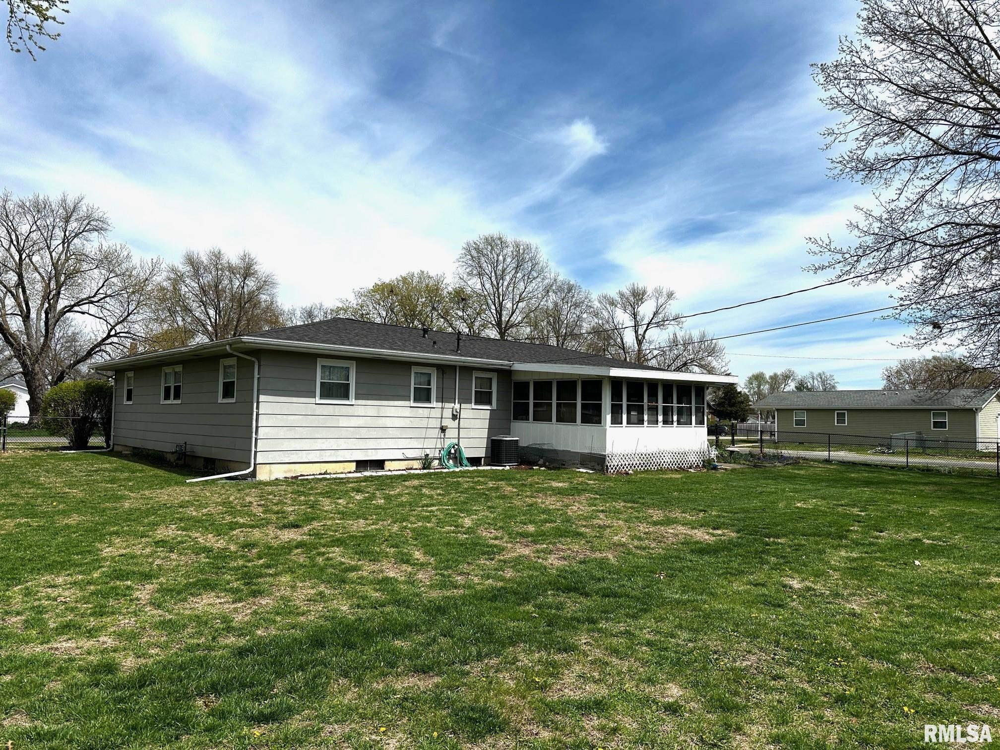 400 West Spruce Street Chatham, IL 62629 - Photo 2 of 5