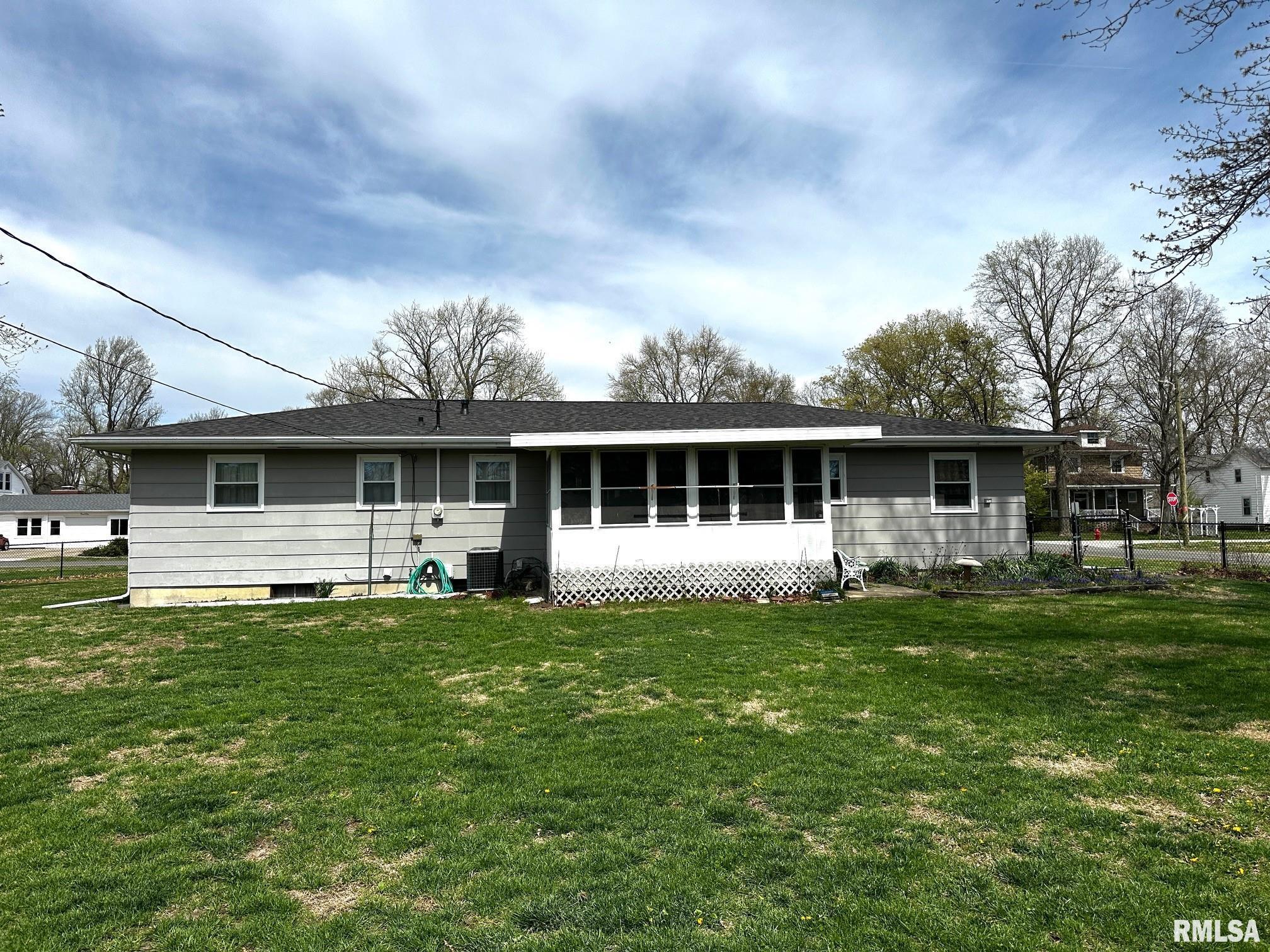 400 West Spruce Street Chatham, IL 62629 - Photo 3 of 5