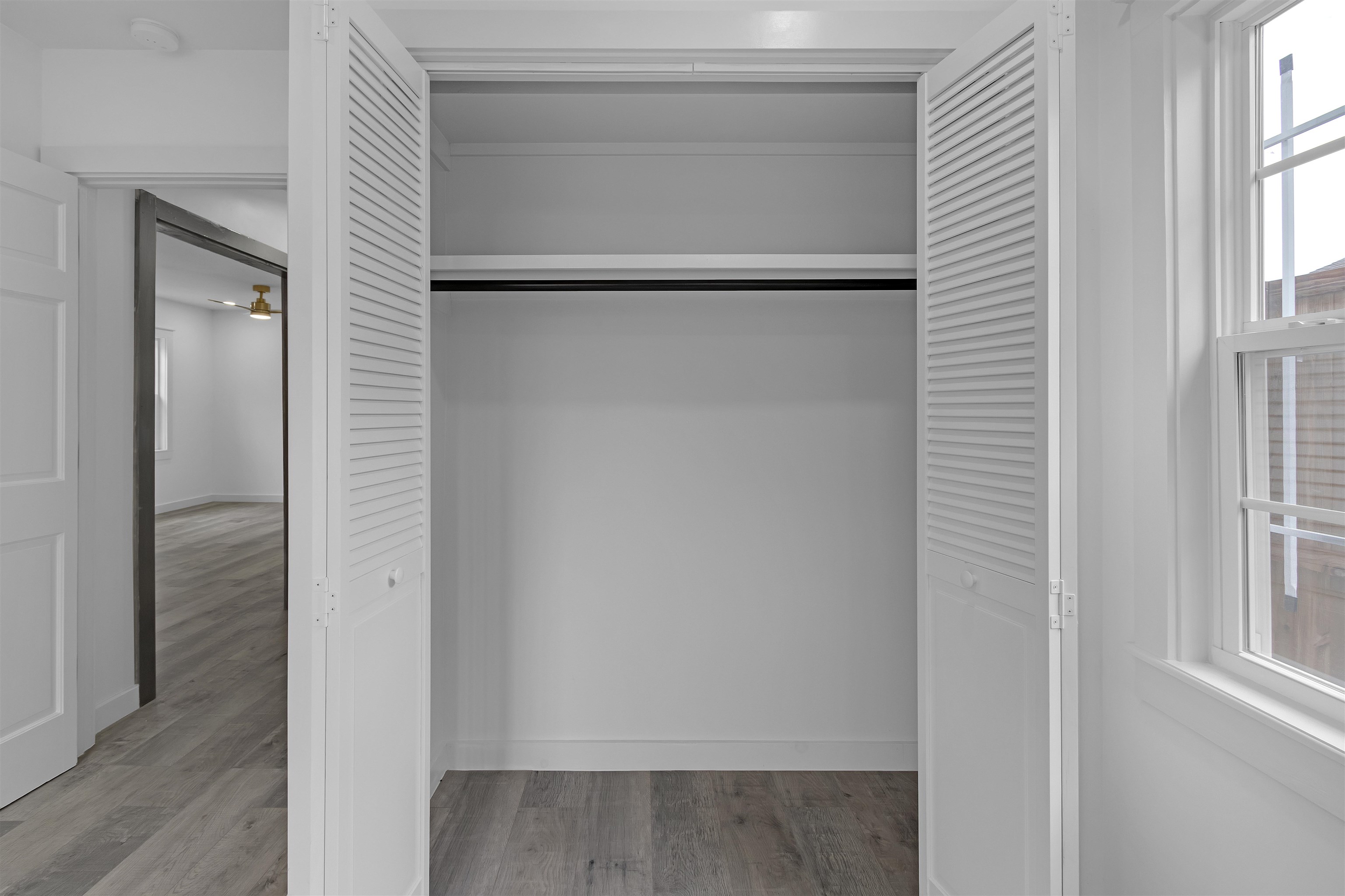 2881 Tutwiler Avenue Memphis, TN 38112 - Photo 20 of 23 View of closet