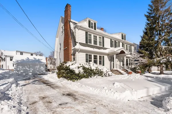 $3,500 | 23 Newman Way, Unit 1, Arlington, MA 02476