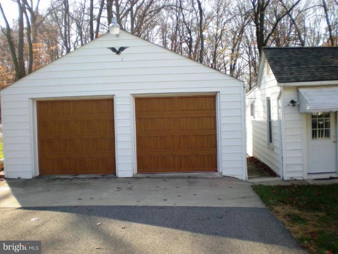 2115 Stonewall Road Catonsville, MD 21228 - Photo 5 of 19 a front view of house