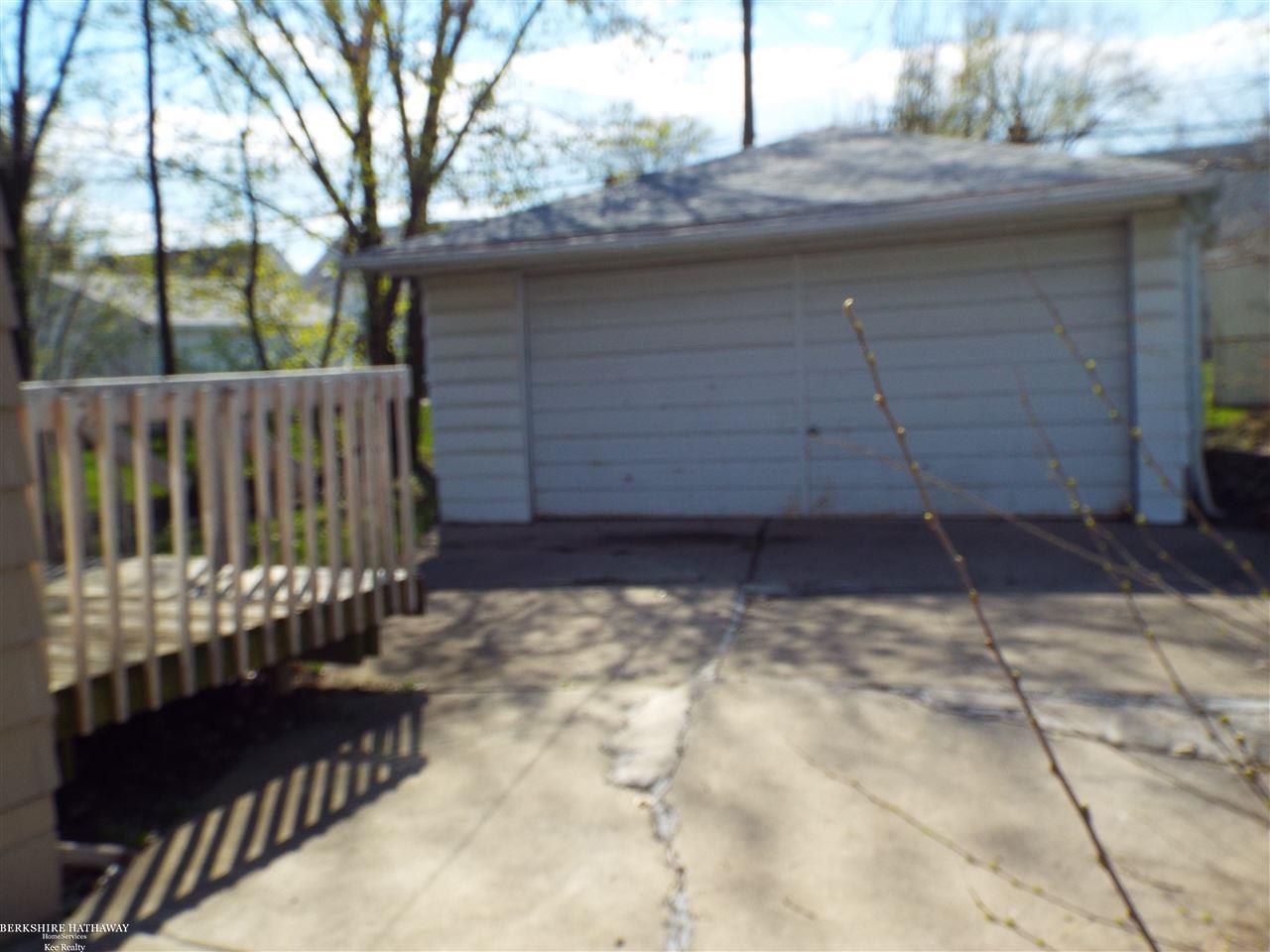 21759 Normandy Avenue Eastpointe, MI 48021 - Photo 7 of 33
