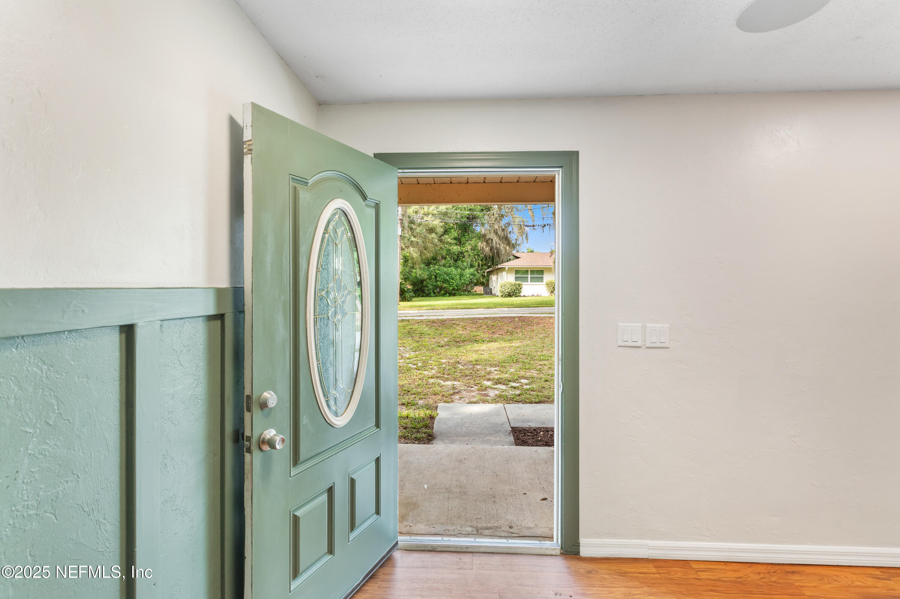 220 Southwest Grove Street Keystone Heights, FL 32656 - Photo 3 of 41 a view of living room