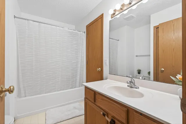 $250,000 | 15749 Fjord Avenue, Unit 141, Apple Valley, MN 55124