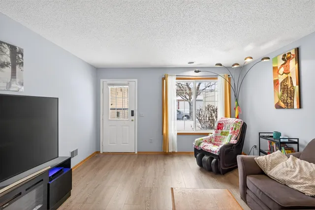 $250,000 | 15749 Fjord Avenue, Unit 141, Apple Valley, MN 55124