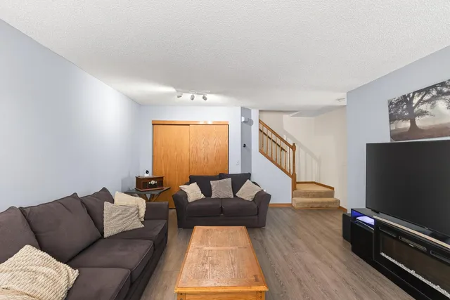 $250,000 | 15749 Fjord Avenue, Unit 141, Apple Valley, MN 55124
