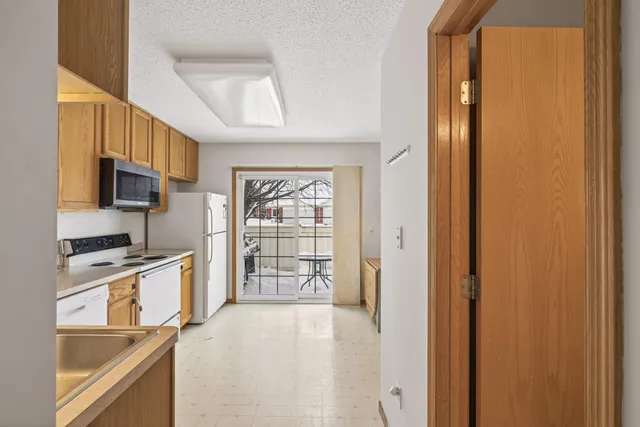 $250,000 | 15749 Fjord Avenue, Unit 141, Apple Valley, MN 55124