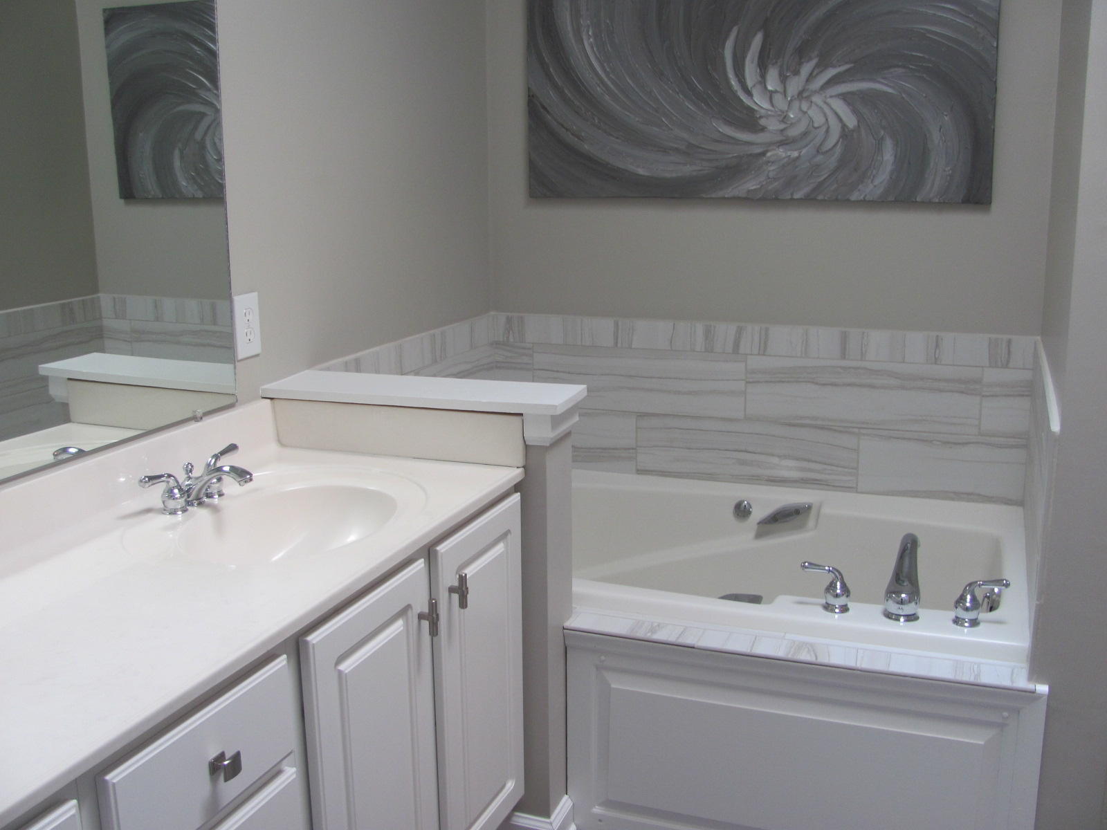 3598 Grandin Road Roanoke, VA 24018 - Photo 22 of 51 Master Bathroom