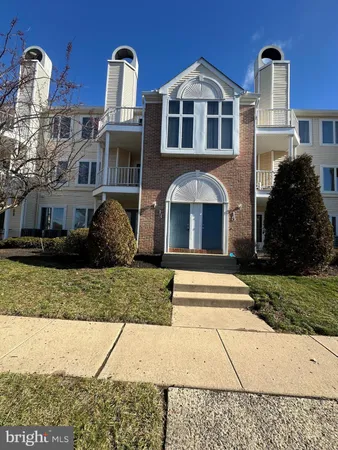 $2,300 | 13 Michele Court, Unit 118, Levittown, PA 19057