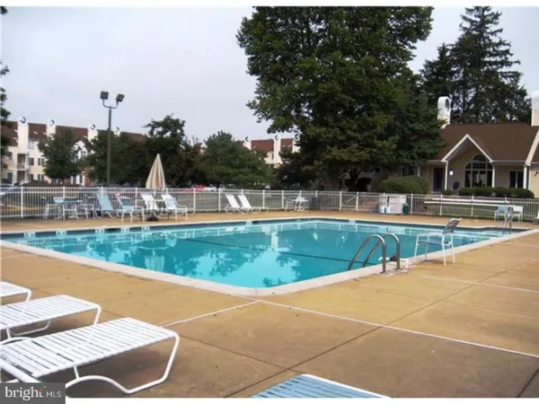 $2,300 | 13 Michele Court, Unit 118, Levittown, PA 19057