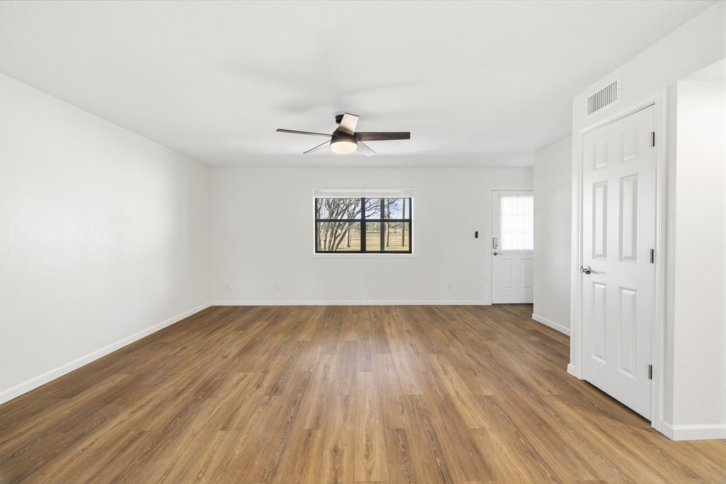 341 Stoneleigh Road Center Point, TX 78010 - Photo 4 of 26