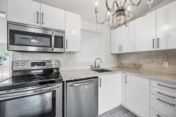 $2,050 | 11044 East University Drive, Apache Junction, AZ 85120