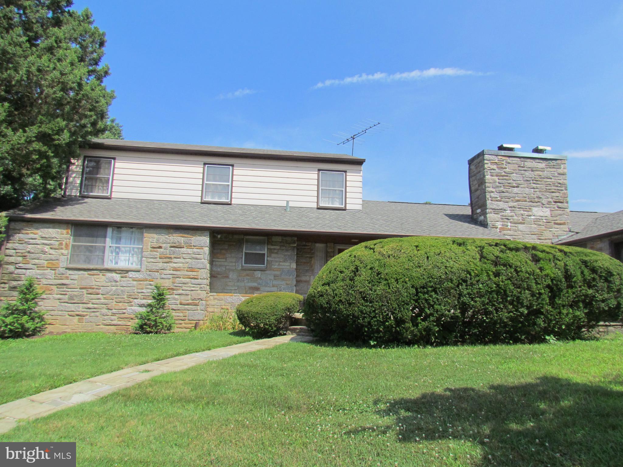 215 Maple Avenue Reading, PA 19607 - Photo 2 of 52 Gallery Image 2