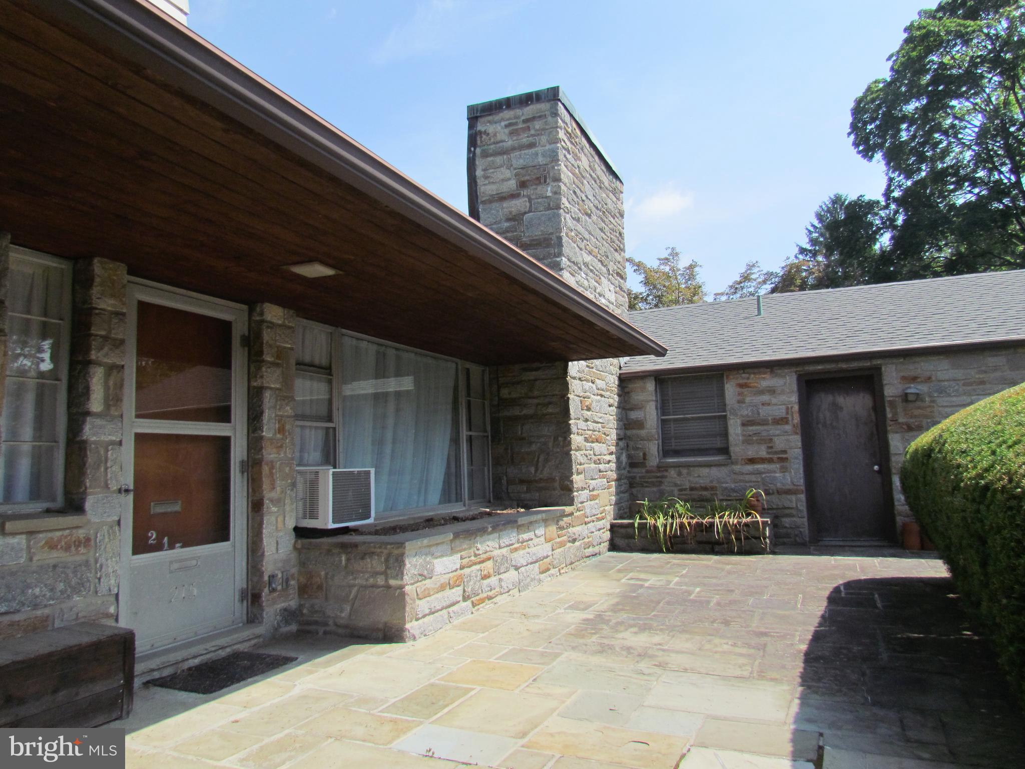 215 Maple Avenue Reading, PA 19607 - Photo 12 of 52 Gallery Image 12