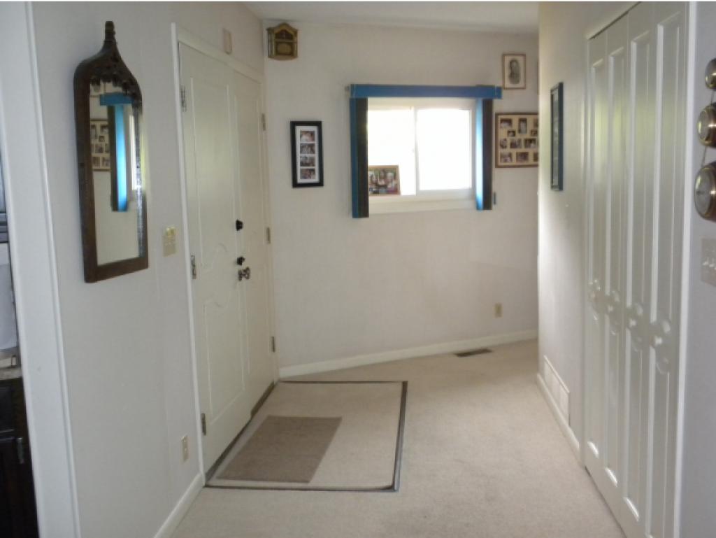 102 Ridgewood Avenue Keene, NH 03431 - Photo 3 of 12 Gallery Image 3