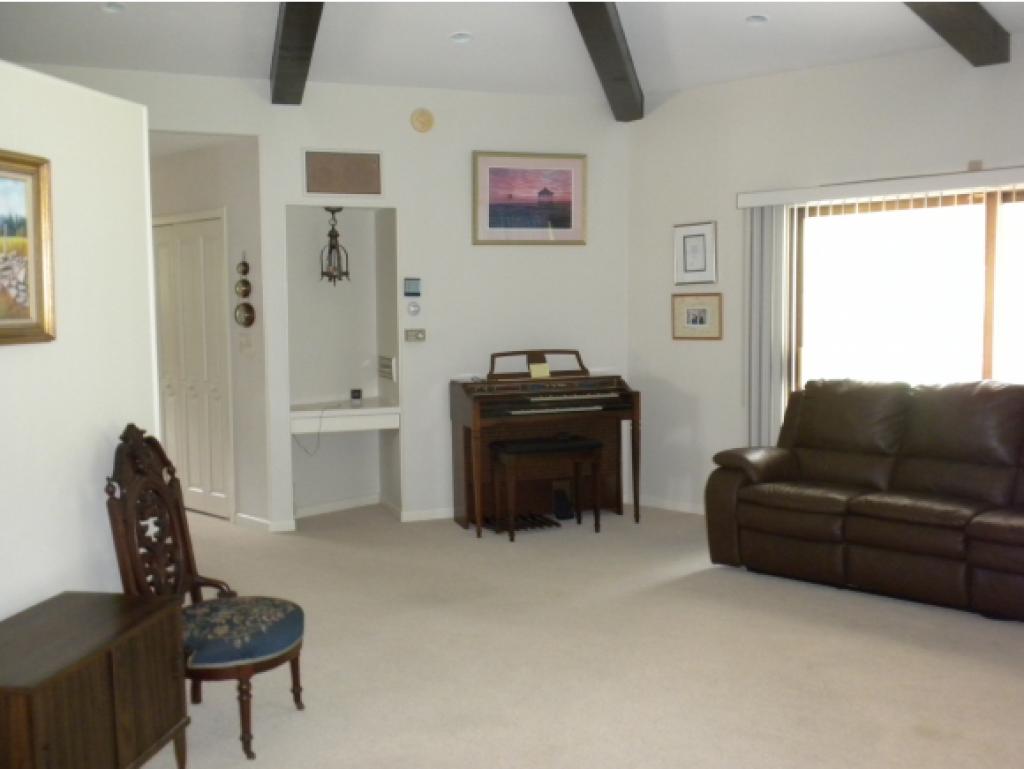 102 Ridgewood Avenue Keene, NH 03431 - Photo 8 of 12 Gallery Image 8