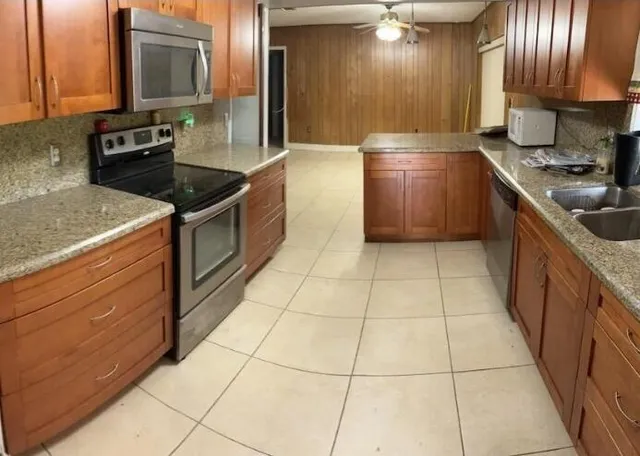 $3,600 | 19521 Southwest 129th Court, Miami, FL 33177