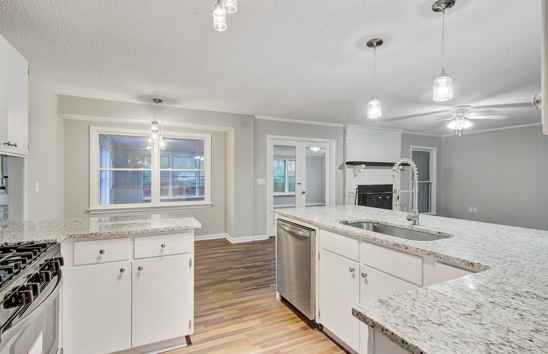 425 Grouse Road Summerville, SC 29485 - Photo 3 of 27 8