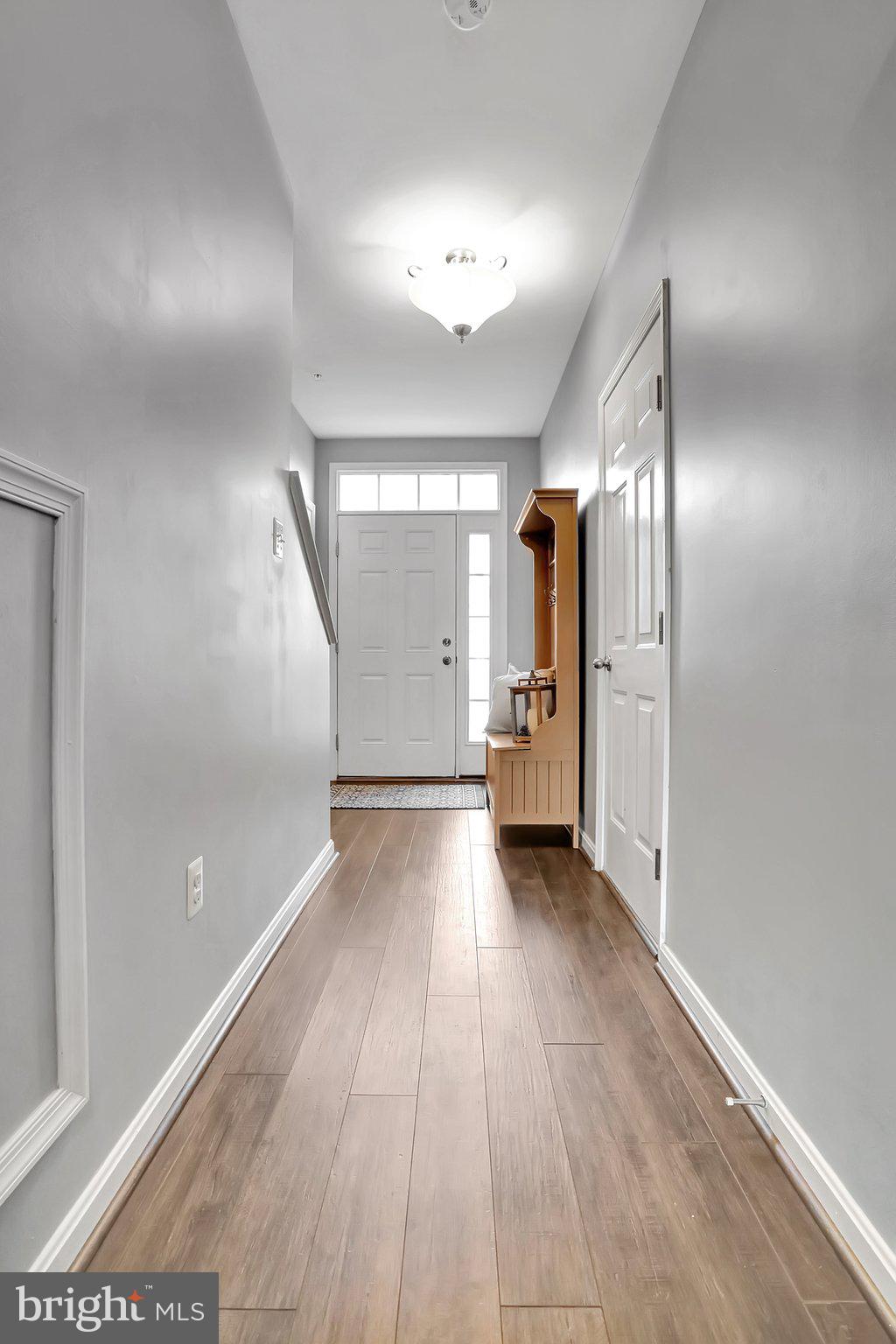13005 Yellow Jacket Road Hagerstown, MD 21740 - Photo 4 of 39 Foyer/Entry