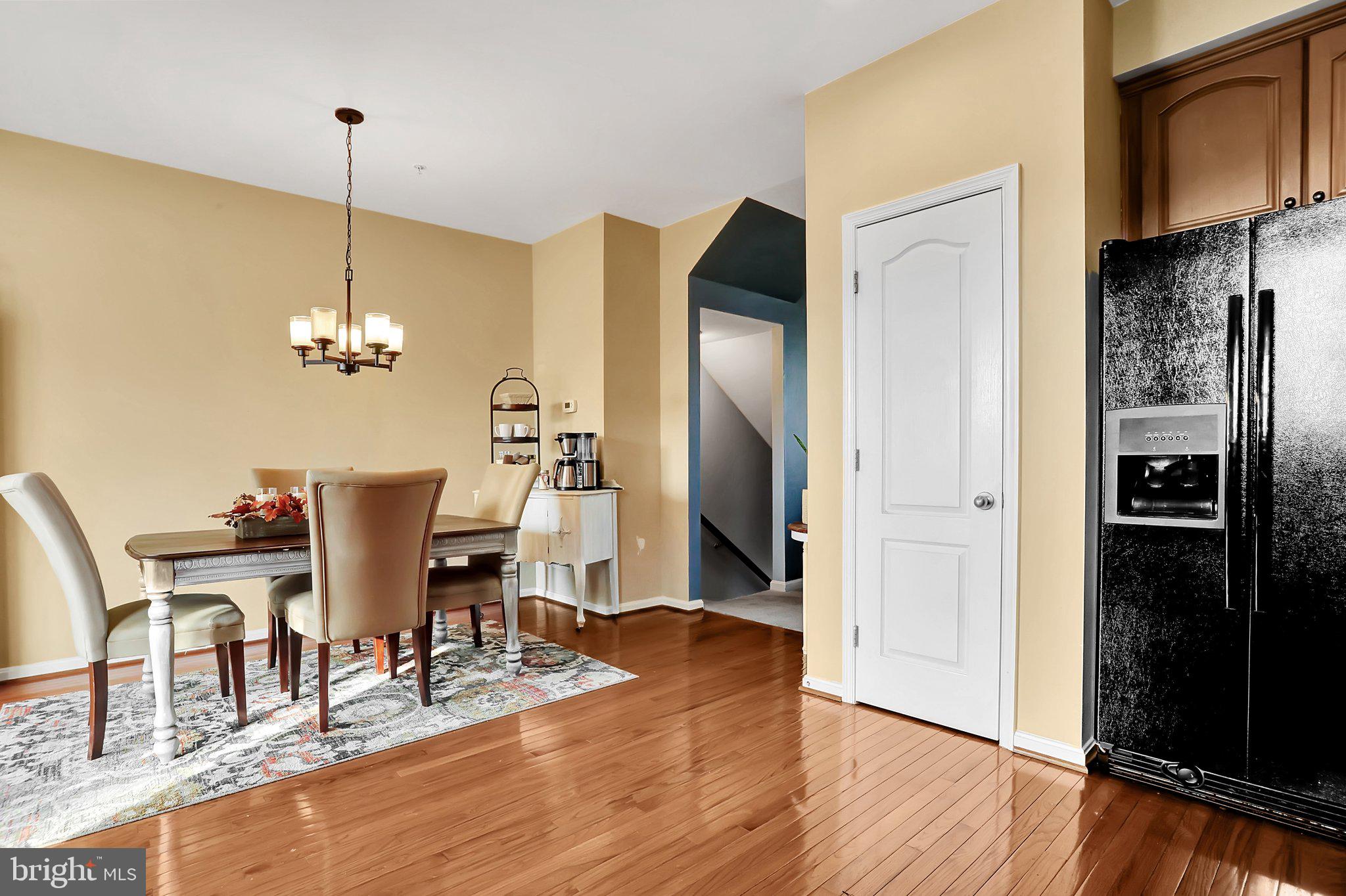 13005 Yellow Jacket Road Hagerstown, MD 21740 - Photo 8 of 39 Dining Area