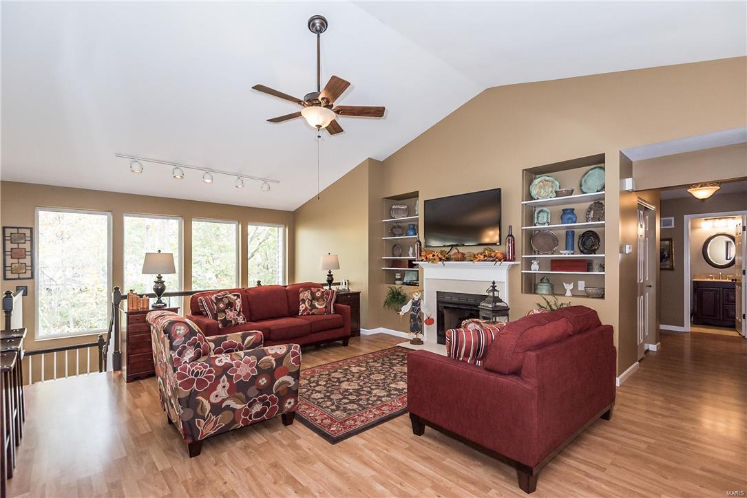 747 Trago Creek Road Ballwin, MO 63021 - Photo 5 of 41