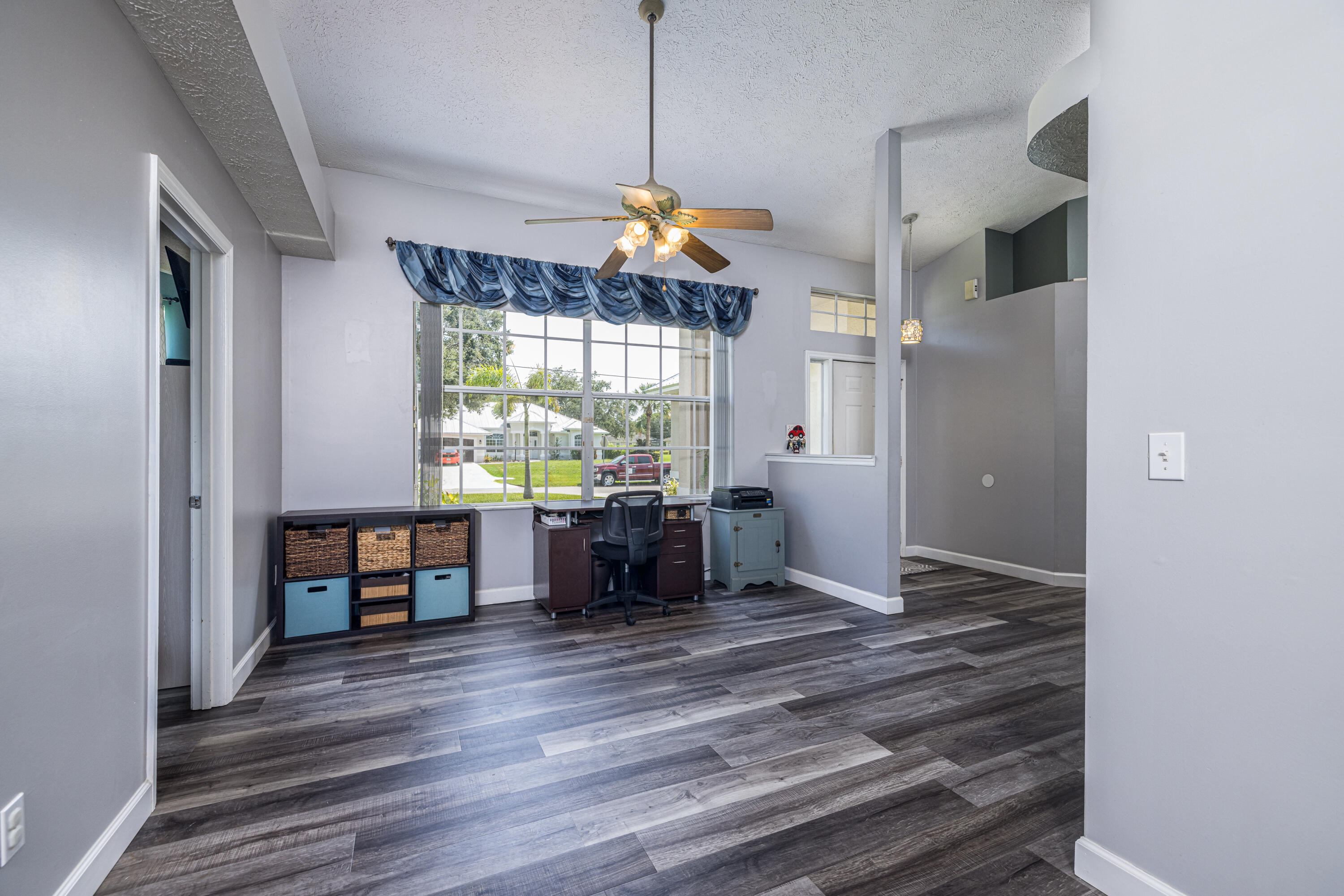 672 Southwest Aster Road Port St. Lucie, FL 34953 - Photo 11 of 43 Living Room