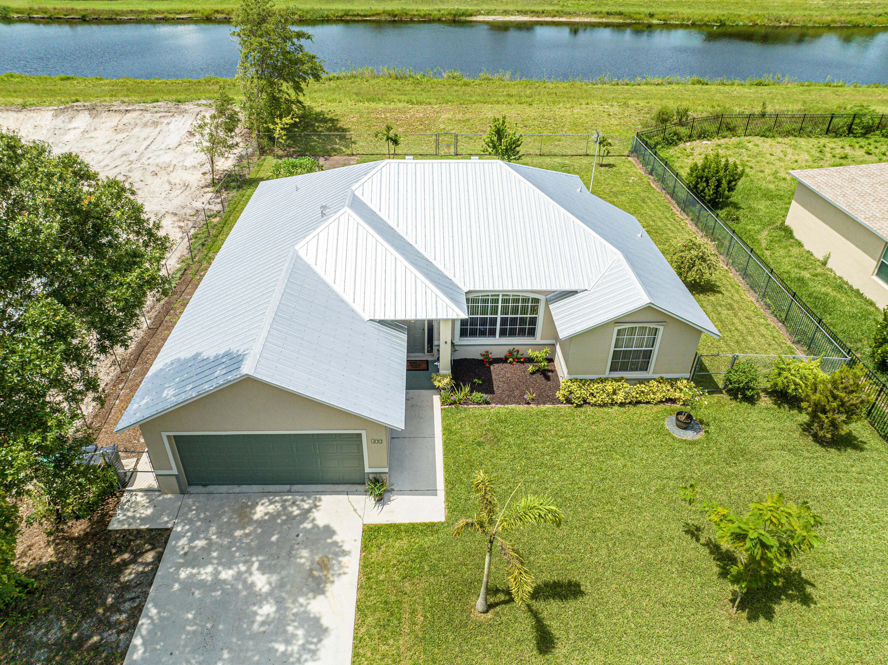 672 Southwest Aster Road Port St. Lucie, FL 34953 - Photo 4 of 43 Overview