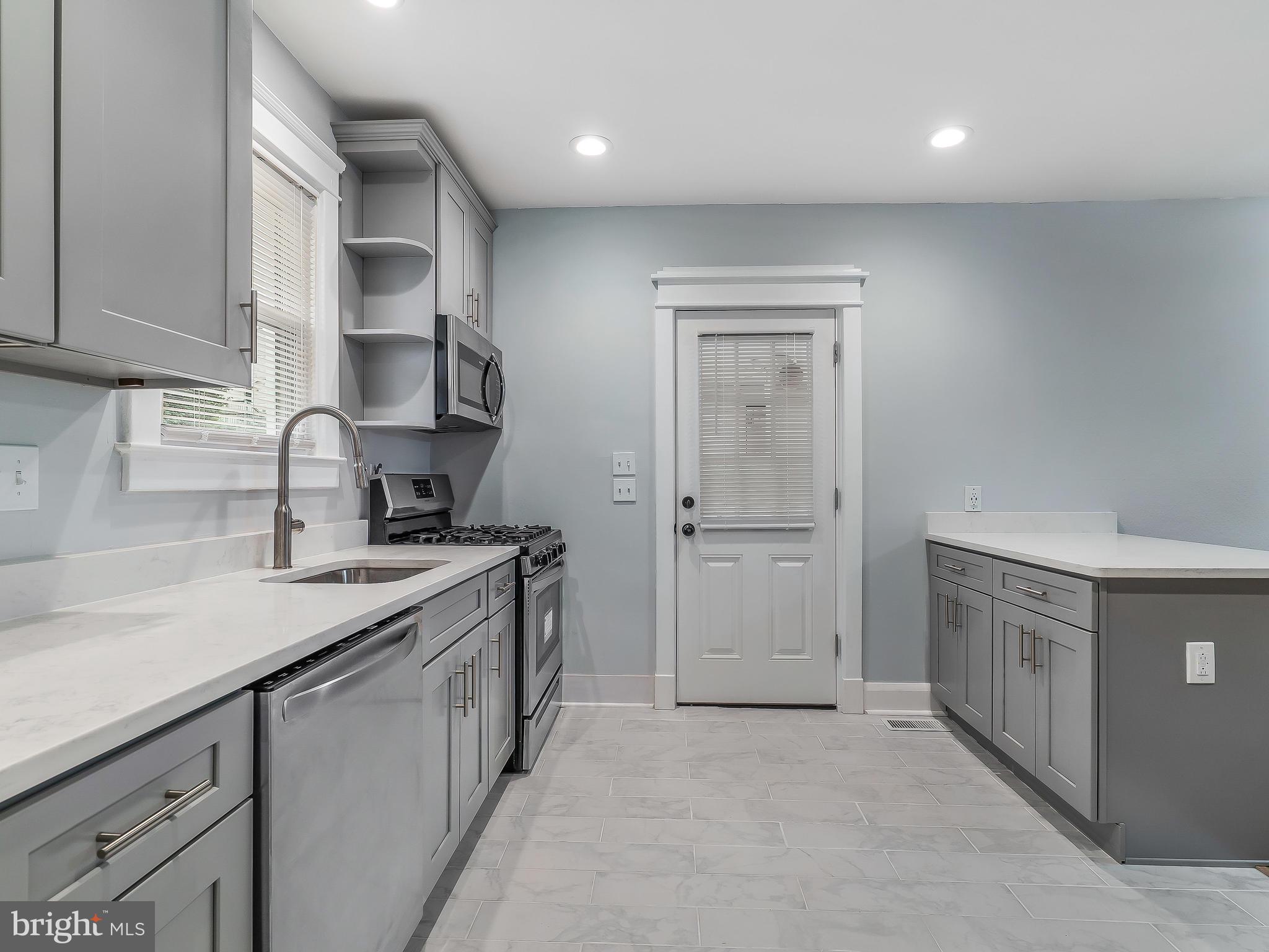 5528 Ashbourne Road Baltimore, MD 21227 - Photo 15 of 30 Kitchen