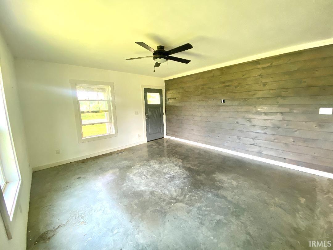 2339 East Tulip Road Bloomfield, IN 47424 - Photo 8 of 38