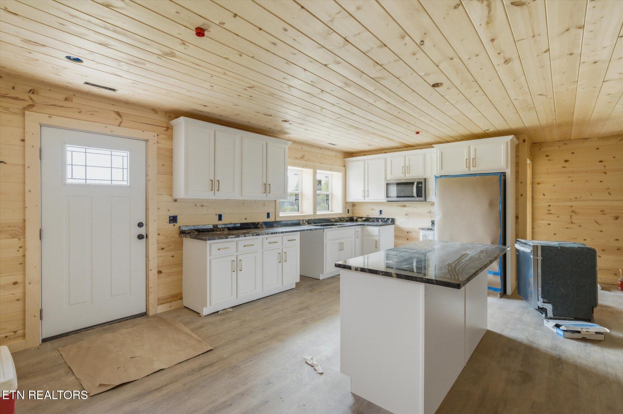 212 Caton Road Sevierville, TN 37862 - Photo 7 of 37 Gallery Image 7