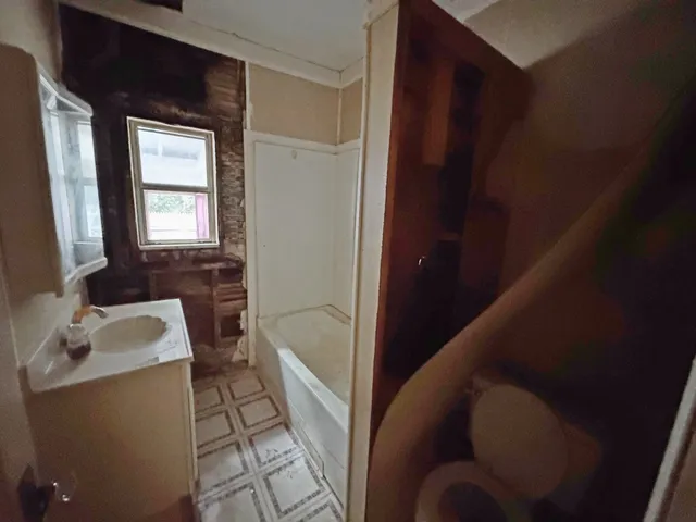 $42,750 | 43 Westclox Avenue, Peru, IL 61354