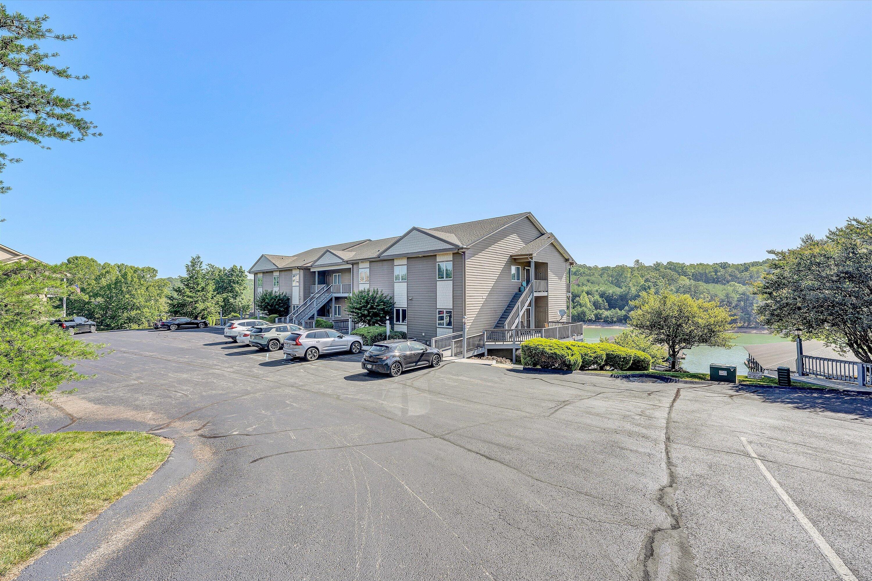 1137 Mariners Way, Unit 44 Huddleston, VA 24104 - Photo 21 of 50 34-DSC08881