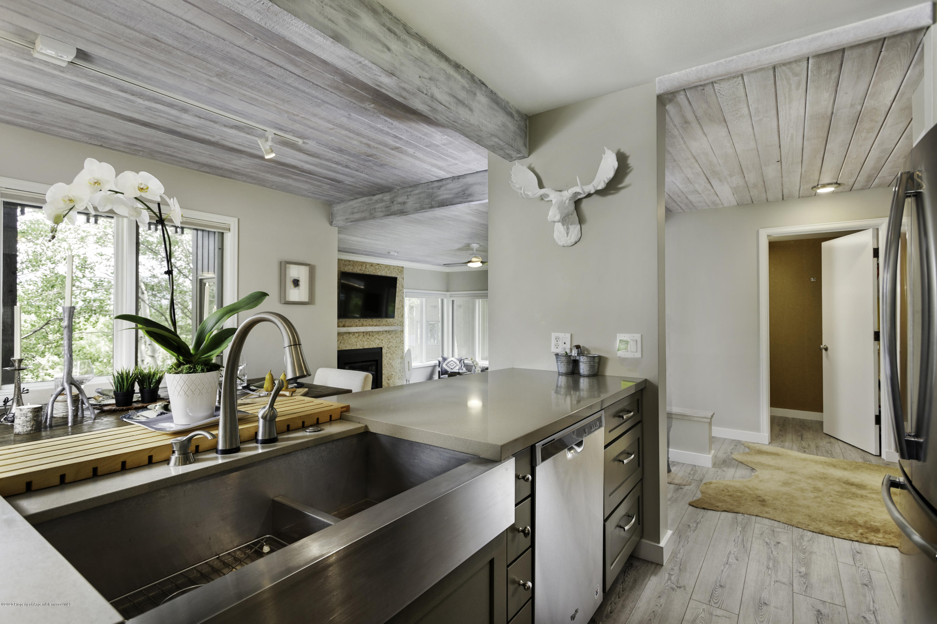 310 Meadow Ranch Road Snowmass Village, CO 81615 - Photo 6 of 21 310MeadowRanch_HiRes_20080454