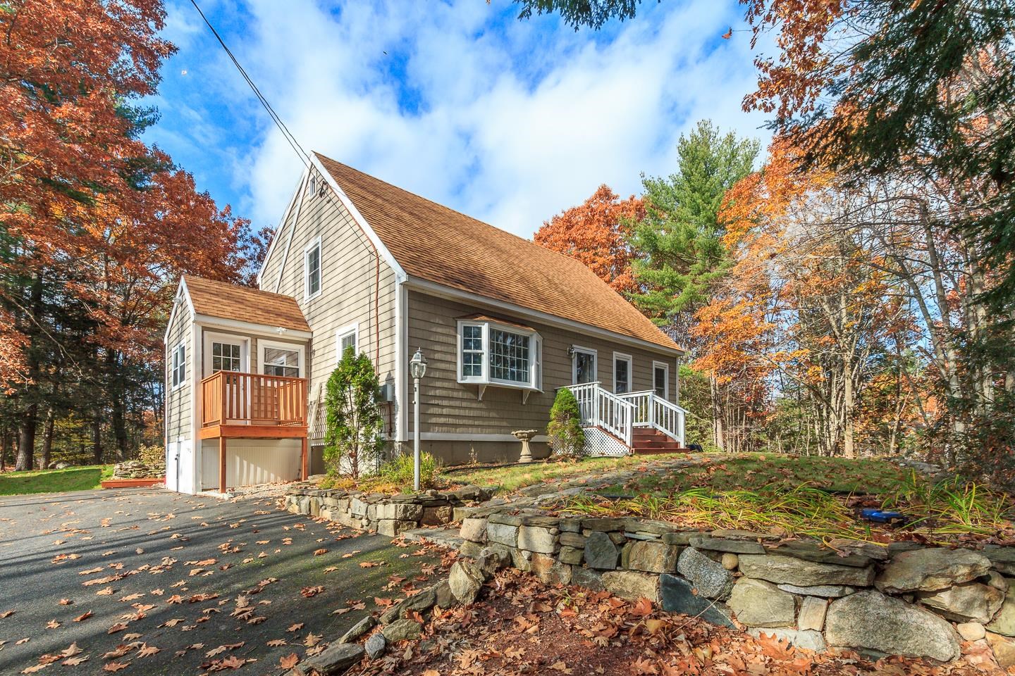 7 Blake Road Raymond, NH 03077 - Photo 1 of 40