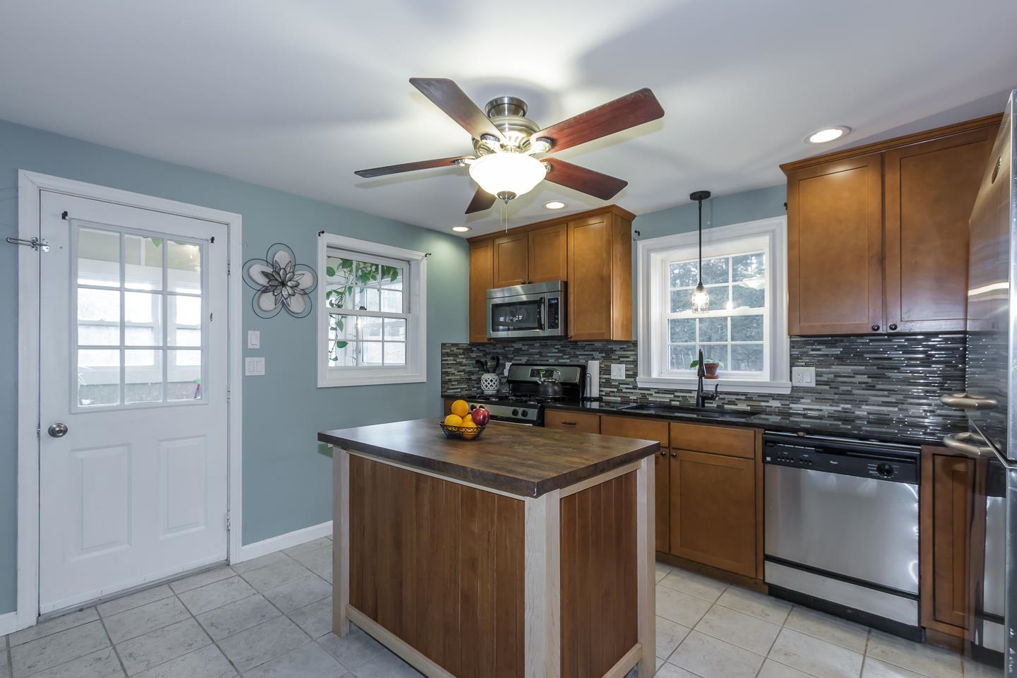 7 Blake Road Raymond, NH 03077 - Photo 13 of 40